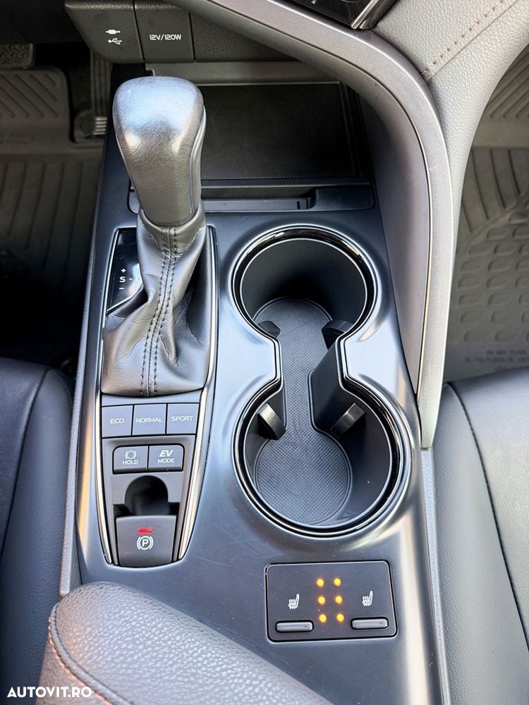 Toyota Camry - 27