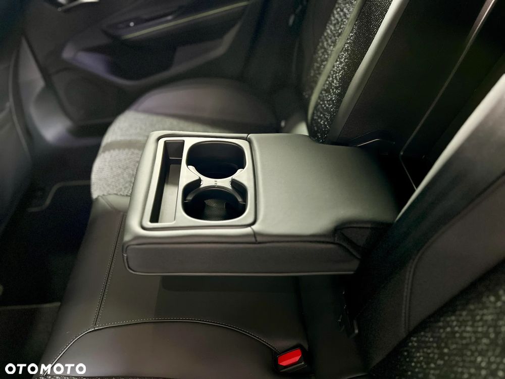 Peugeot 408 1.2 PureTech mHEV GT Exclusive S&S e-DCS6 - 12