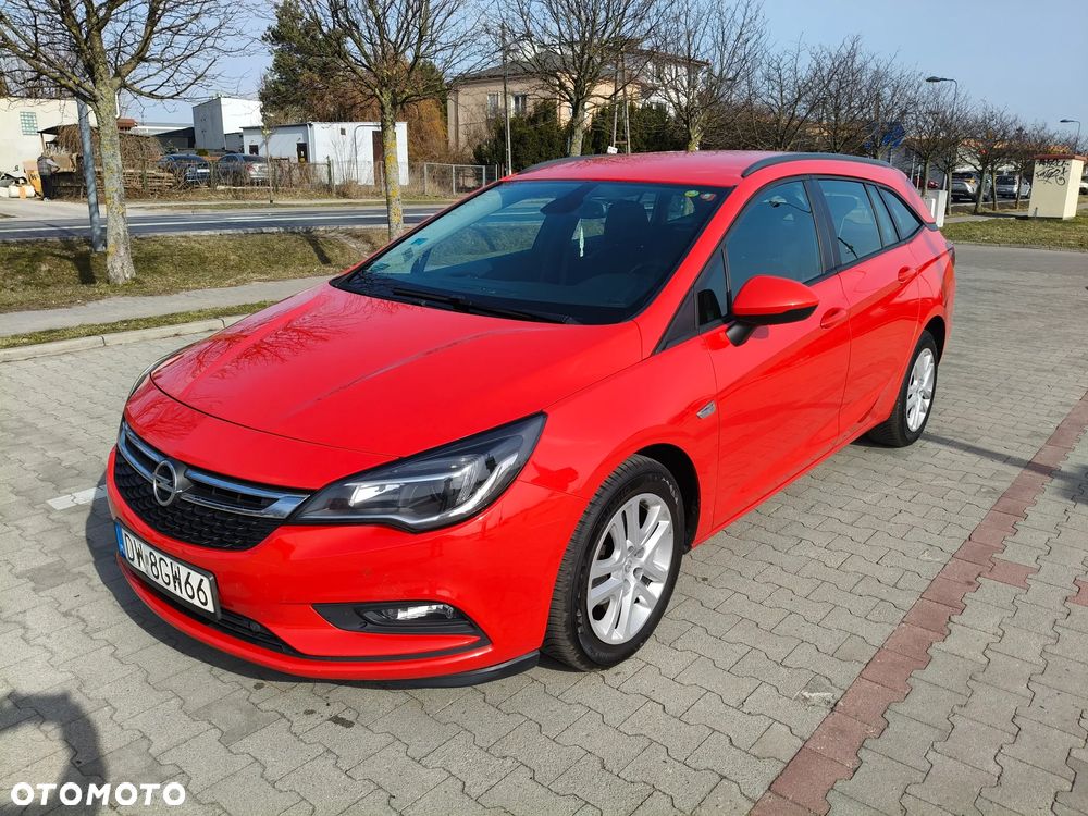 Opel Astra 1.6 CDTI Enjoy - 1