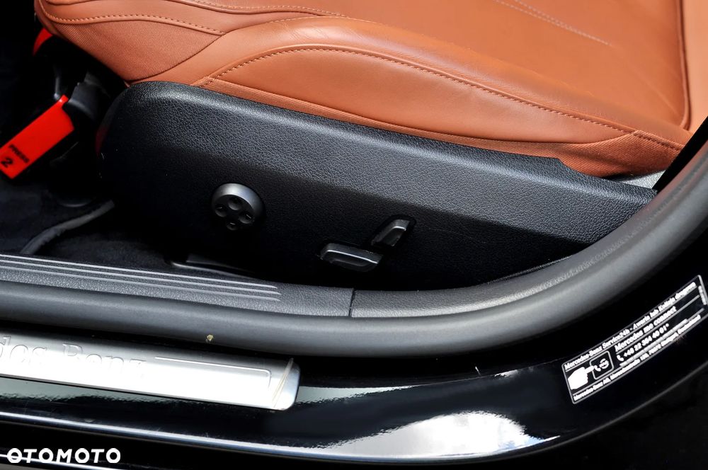 Mercedes-Benz Klasa C 300 4MATIC 9G-TRONIC - 17