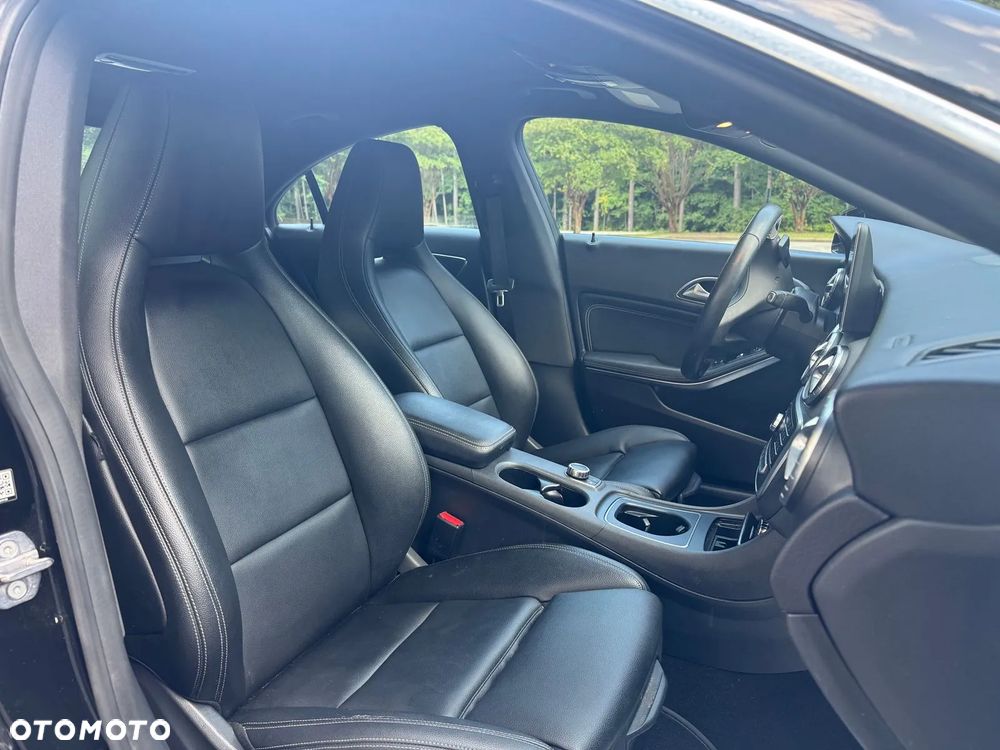Mercedes-Benz CLA 250 7G-DCT AMG Line - 16