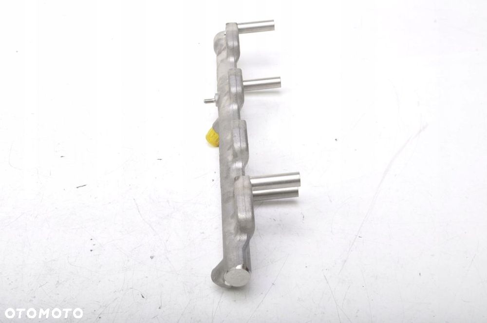 BMW F44 M235i 2.0 LISTWA WTRYSKOWA 8665633 21R - 5