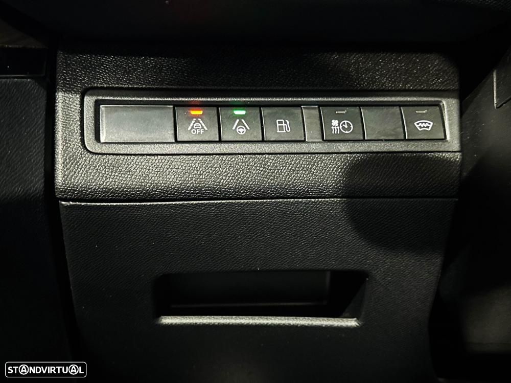 Peugeot 3008 1.6 Hybrid4 GT Pack e-EAT8 - 48