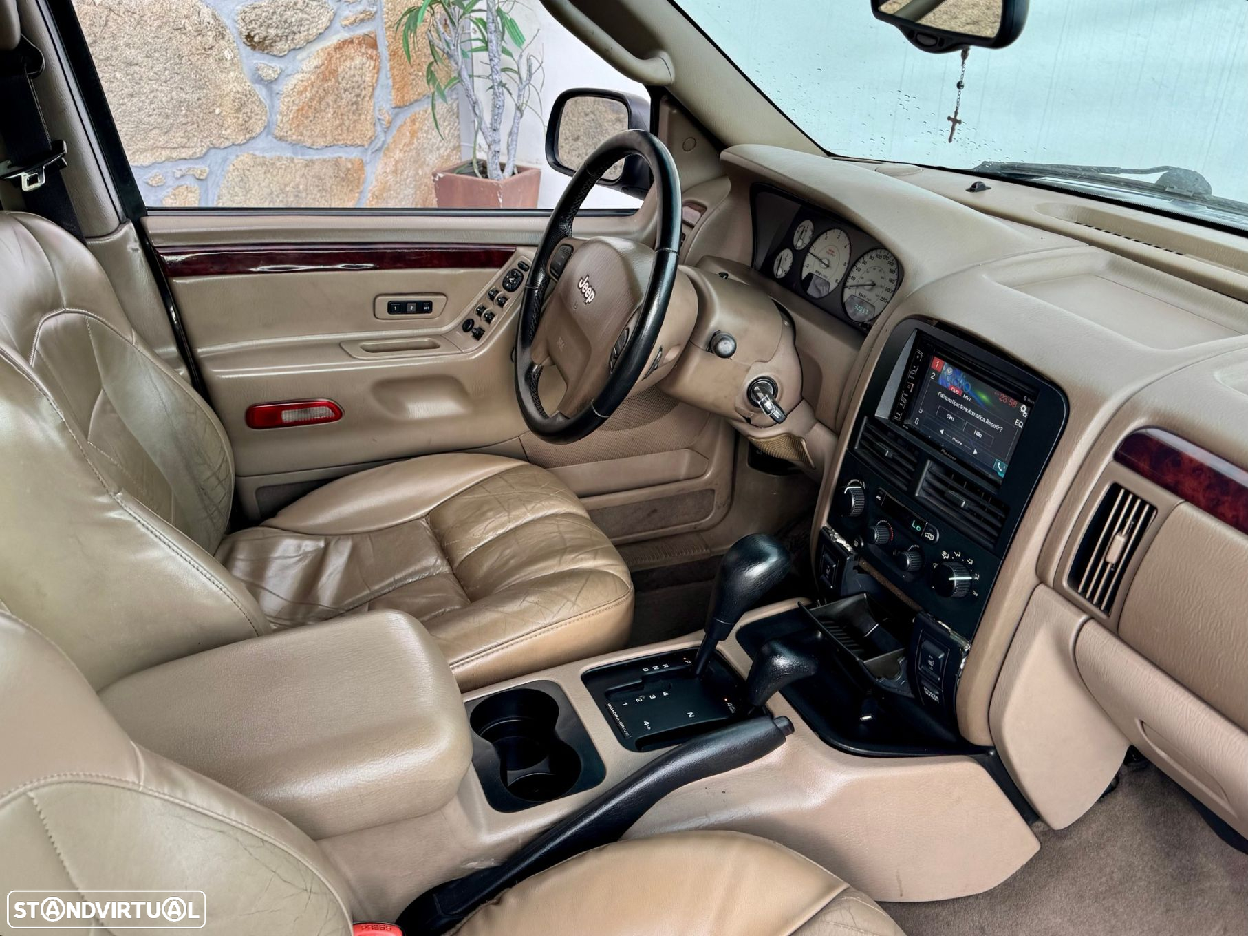 Jeep Grand Cherokee - 14