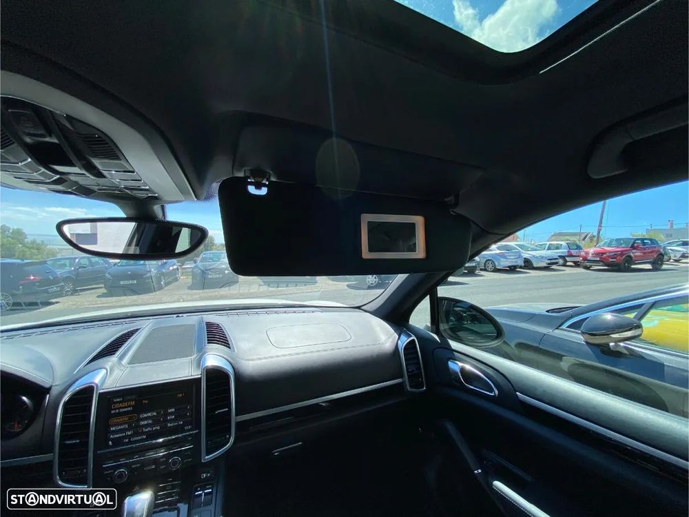 Porsche Cayenne S Hybrid - 42