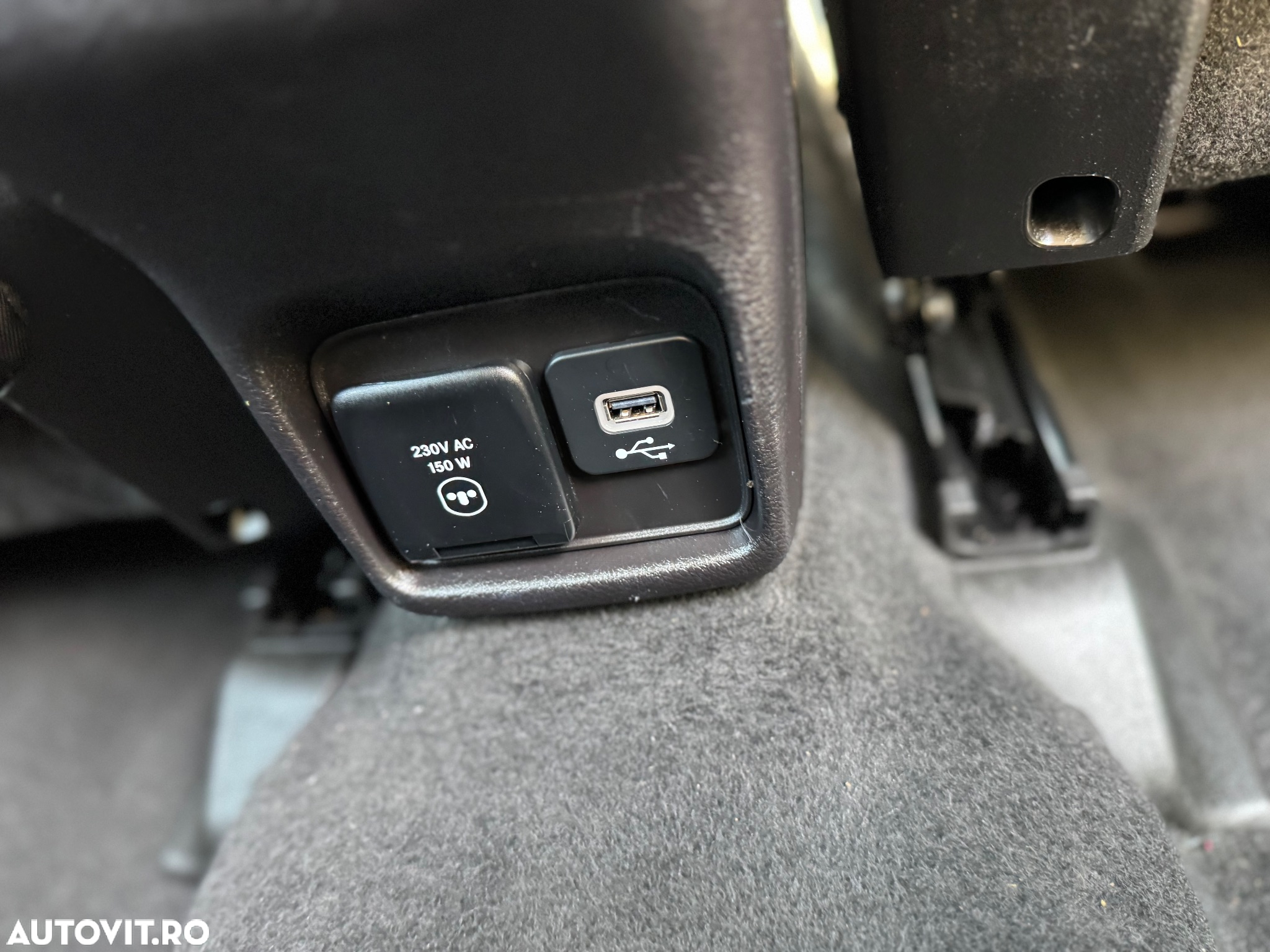 Jeep Compass - 26