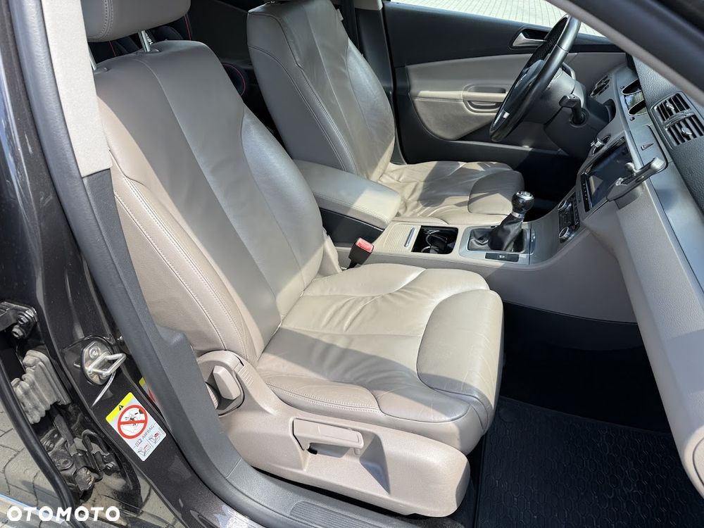Volkswagen Passat 2.0 Blue TDI SCR Comfortline - 21