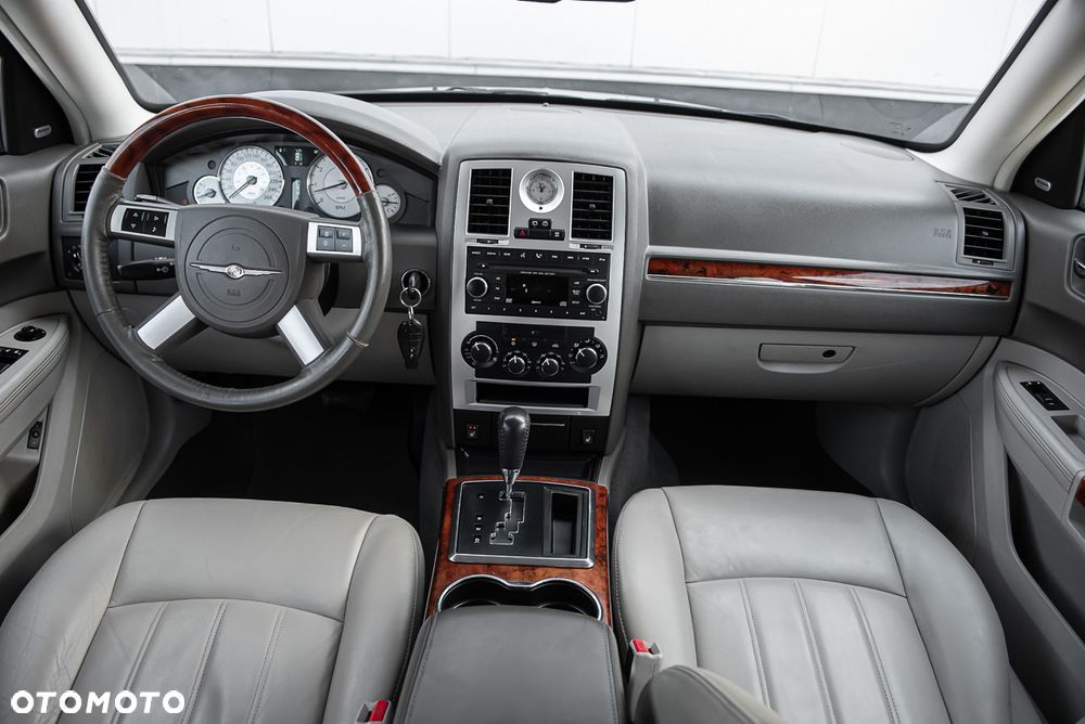Chrysler 300C 3.5 AWD Automatik - 28
