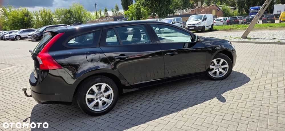 Volvo V60 D4 Geartronic Momentum - 16