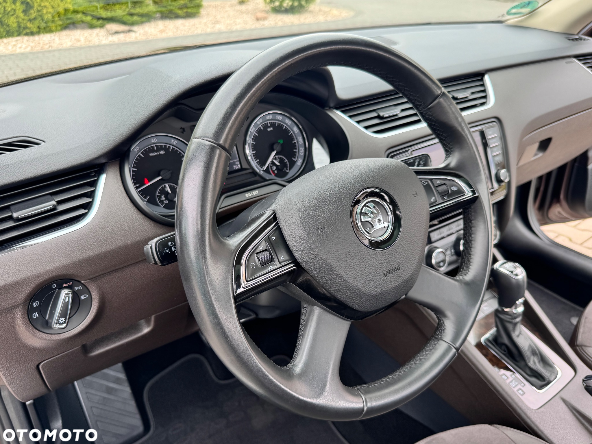 Skoda Octavia 1.8 TSI DSG L&K - 23