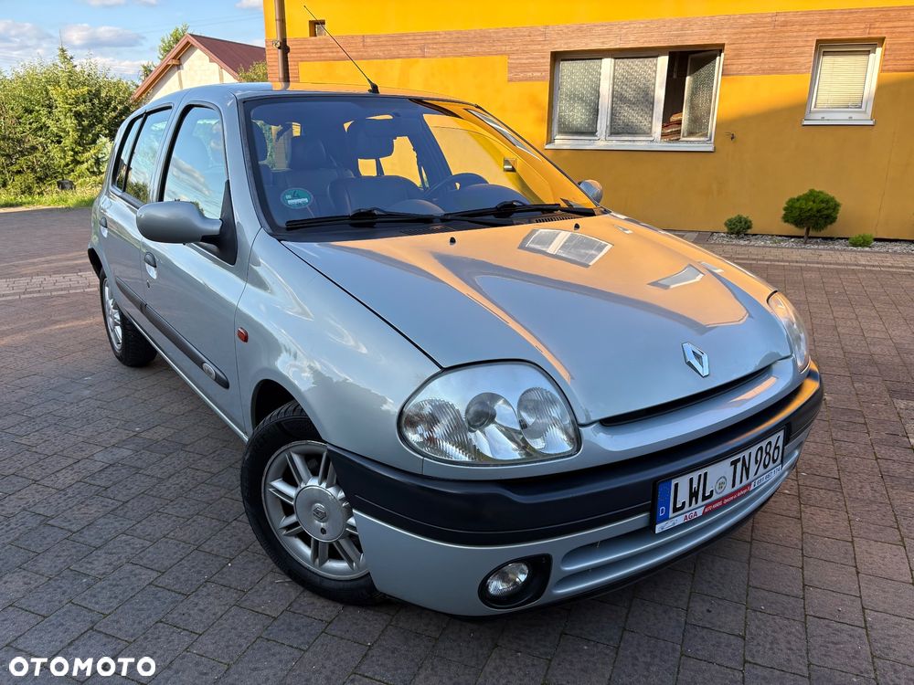 Renault Clio - 9
