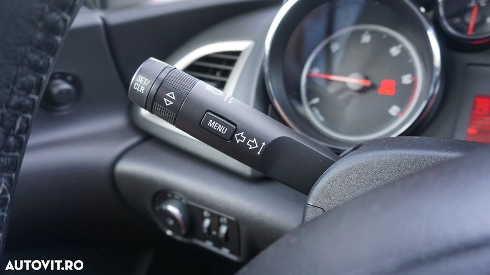 Opel Astra 2.0 CDTI DPF Innovation - 19
