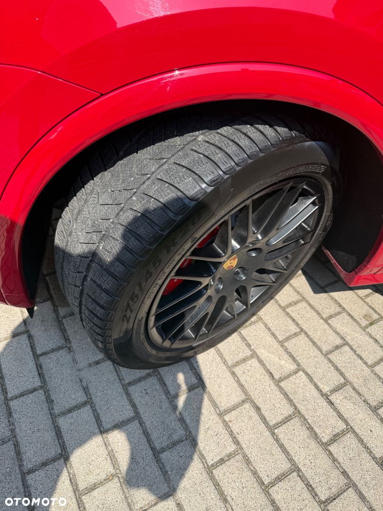 Porsche Cayenne GTS - 9
