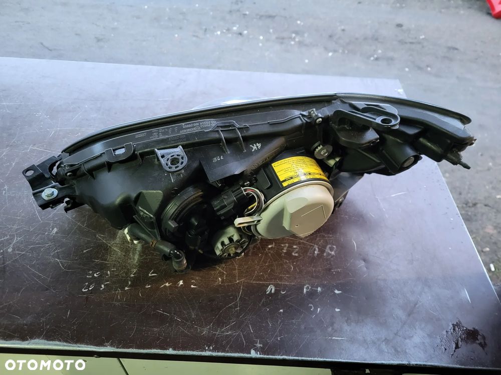Subaru Legacy 4 lewa prawa xenon - 2