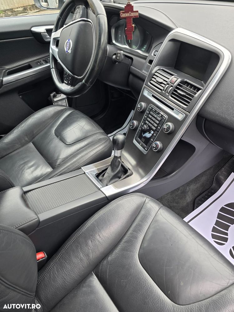 Volvo XC 60 D3 Start-Stop Momentum - 9