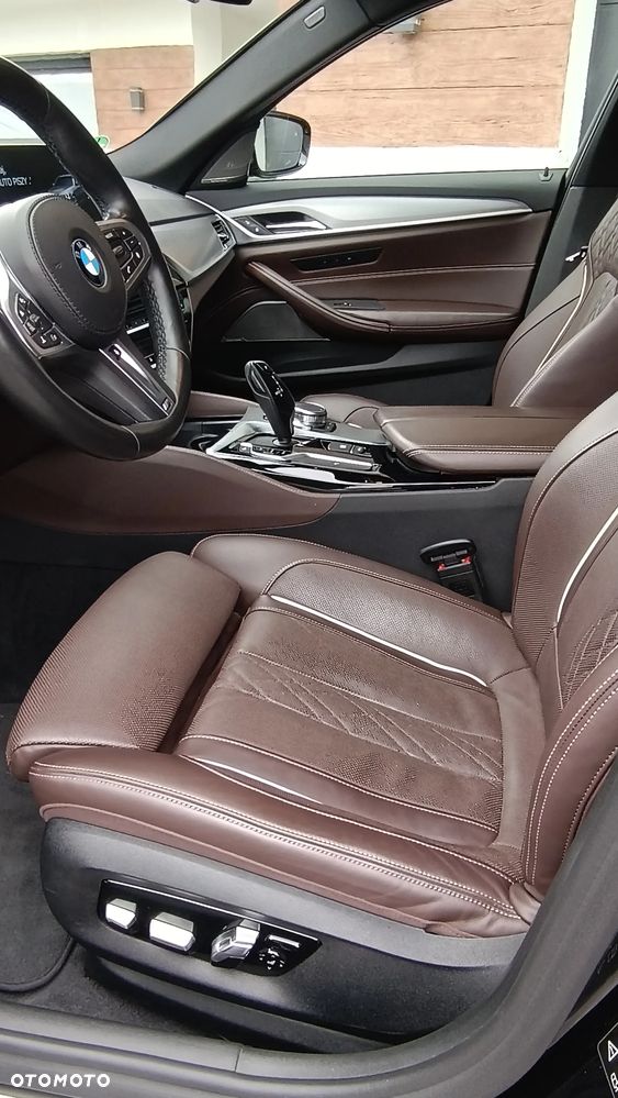 BMW Seria 5 M550d xDrive - 37