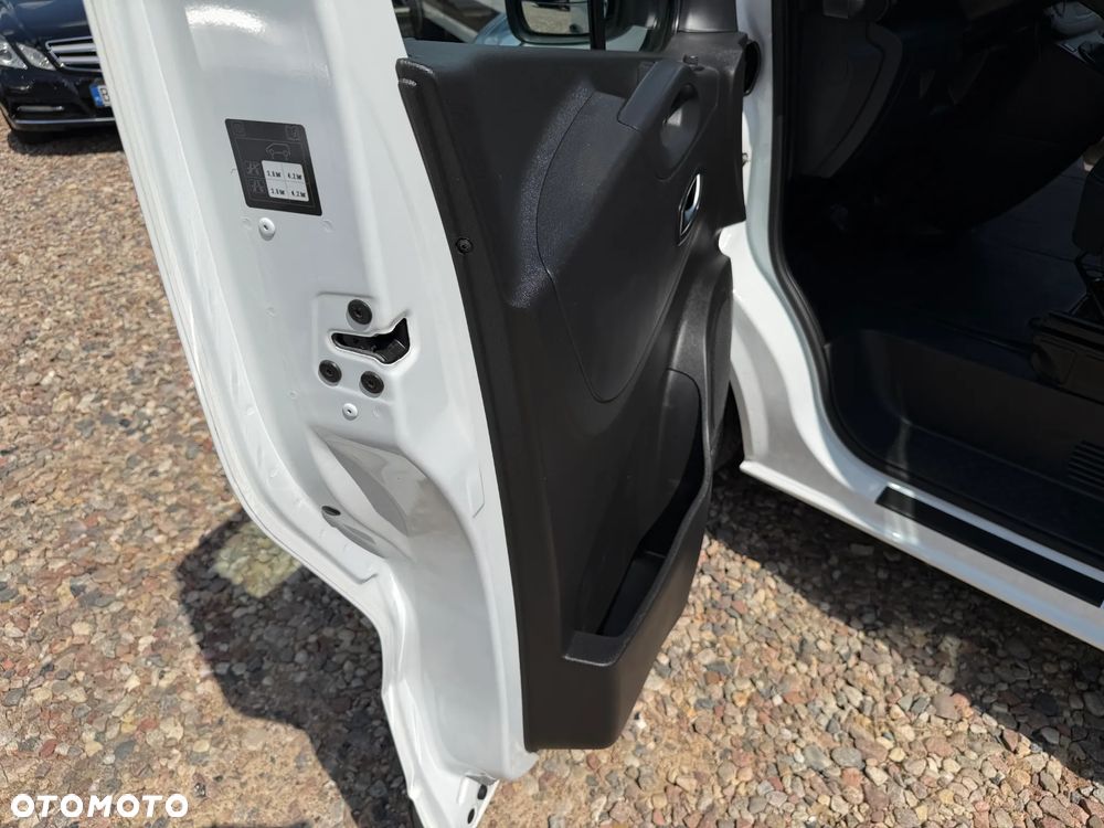 Renault Trafic - 19