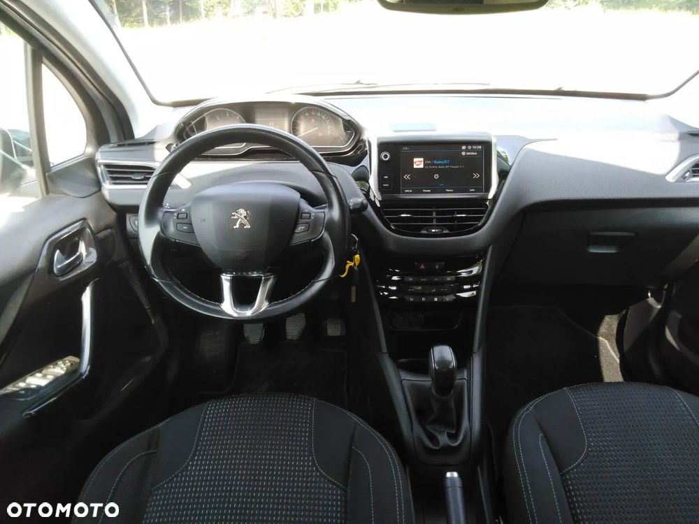 Peugeot 208 1.6 BlueHDi Allure S&S - 11