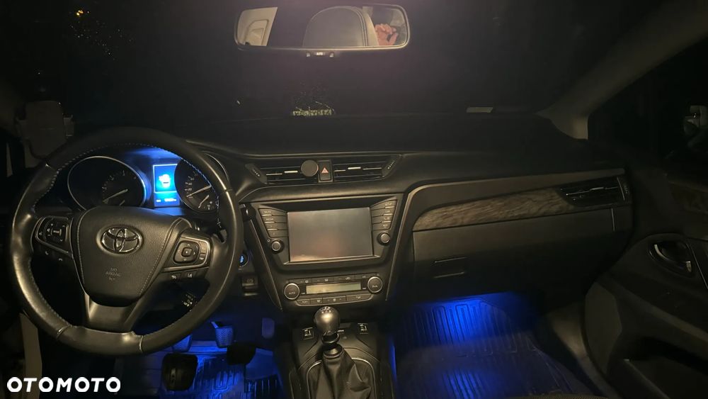 Toyota Avensis 2.0 D-4D Premium - 28