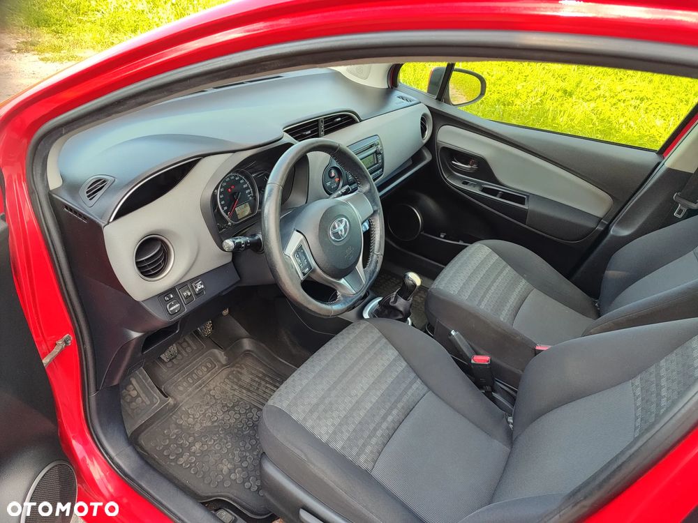 Toyota Yaris 1.0 Premium - 11