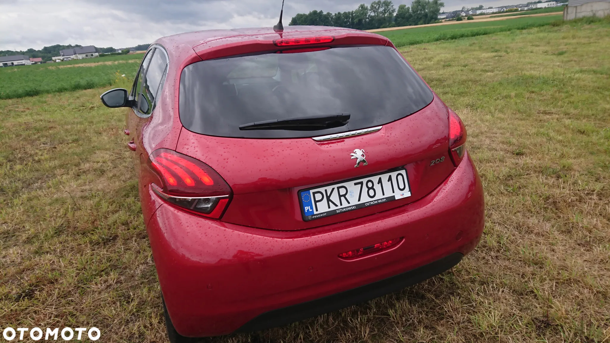Peugeot 208 - 12