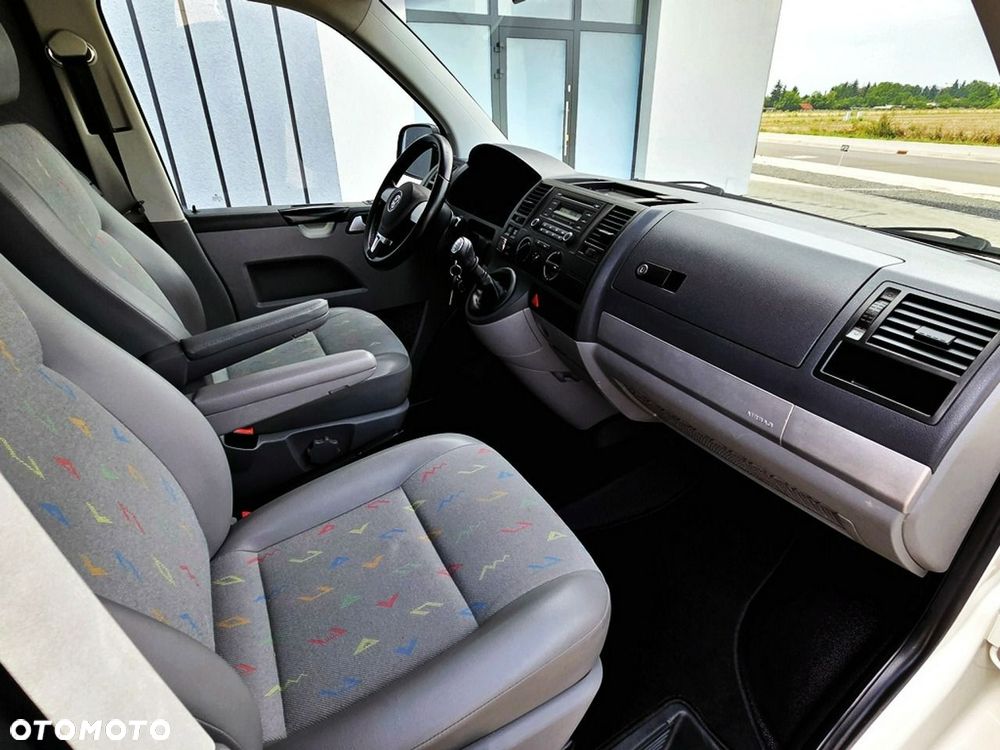 Volkswagen Transporter - 11