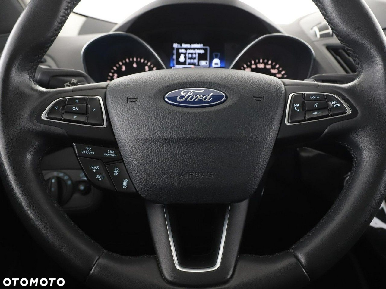 Ford Kuga - 21