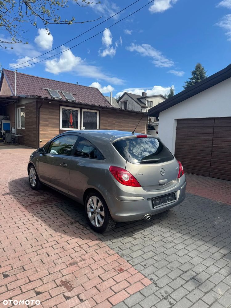 Opel Corsa 1.4 16V 150 Jahre - 7