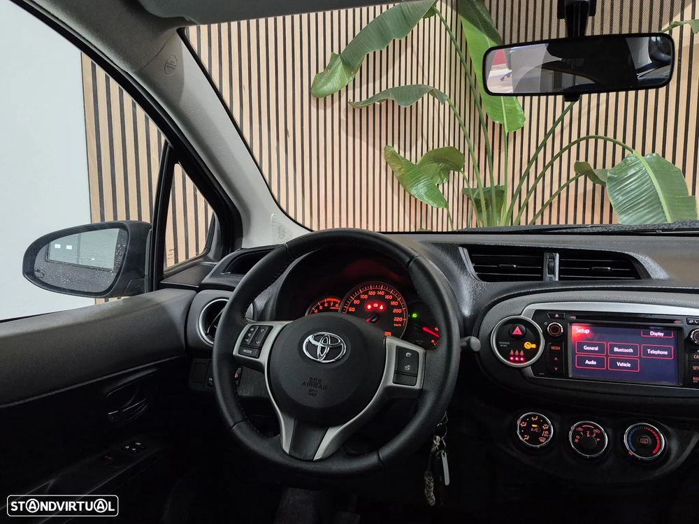 Toyota Yaris 1.0 VVT-i Comfort+P.Style - 10