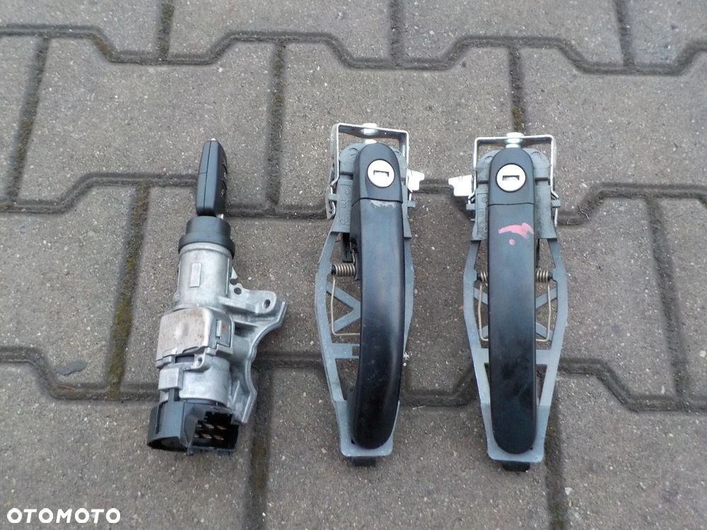 VW T5 LIFT STACYJKA  KLAMKA LEWA PRAWA WKŁADKA - 1