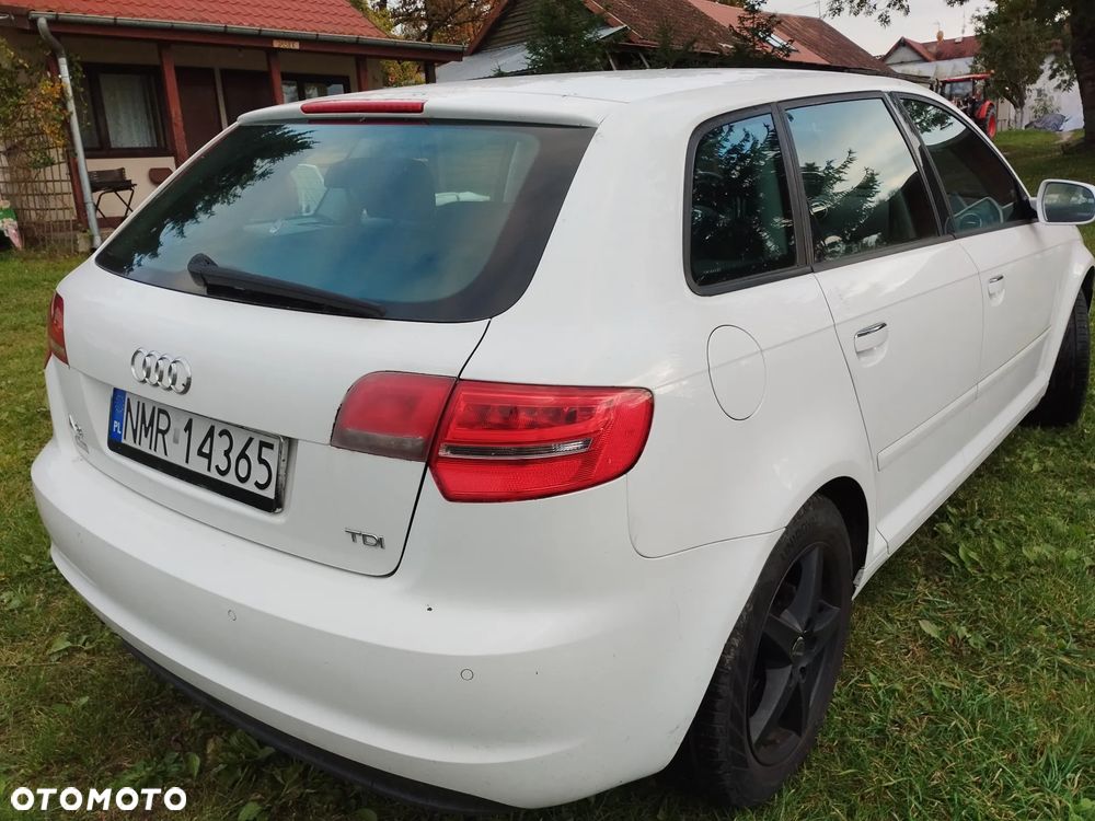 Audi A3 Sportback 1.6 TDI Ambiente - 4