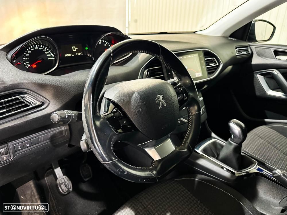 Peugeot 308 1.6 BlueHDi Allure - 18