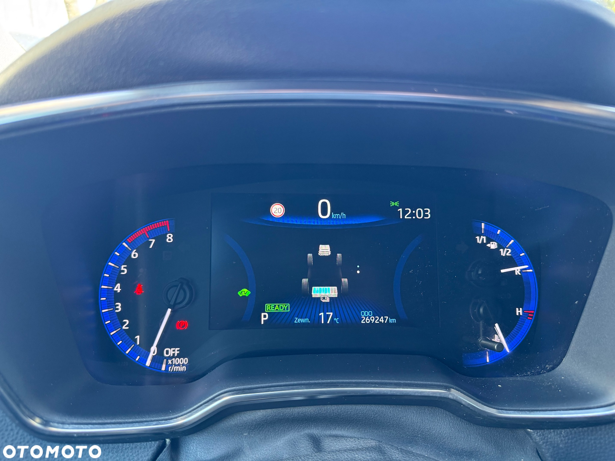 Toyota Corolla 2.0 Hybrid Executive - 9