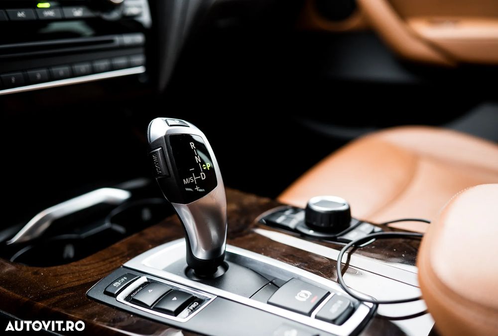 BMW X3 xDrive28i Aut. Advantage - 6