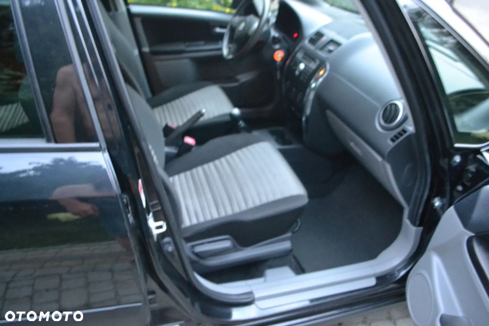 Suzuki SX4 1.6 Premium 4WD - 10