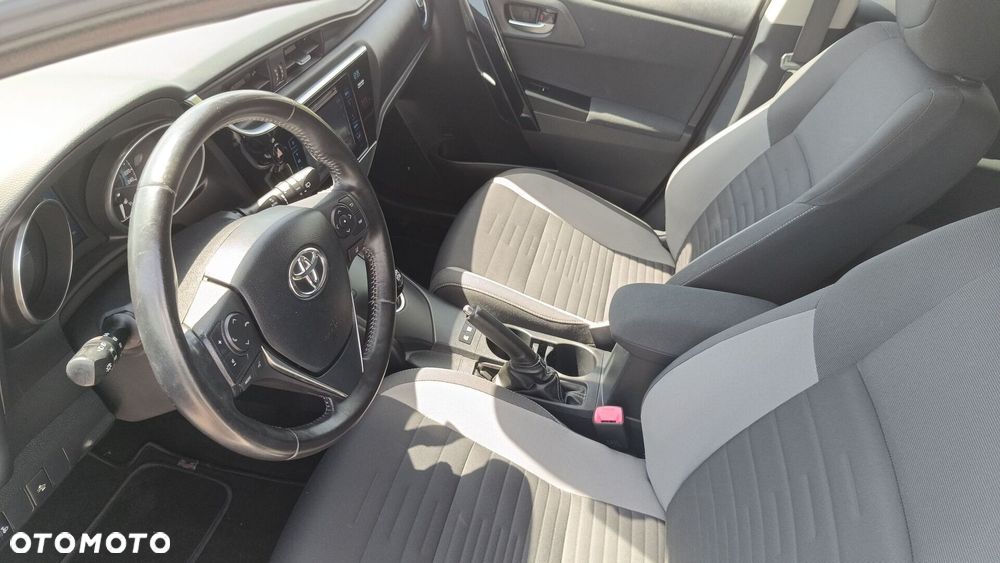 Toyota Auris Hybrid 135 Premium - 15