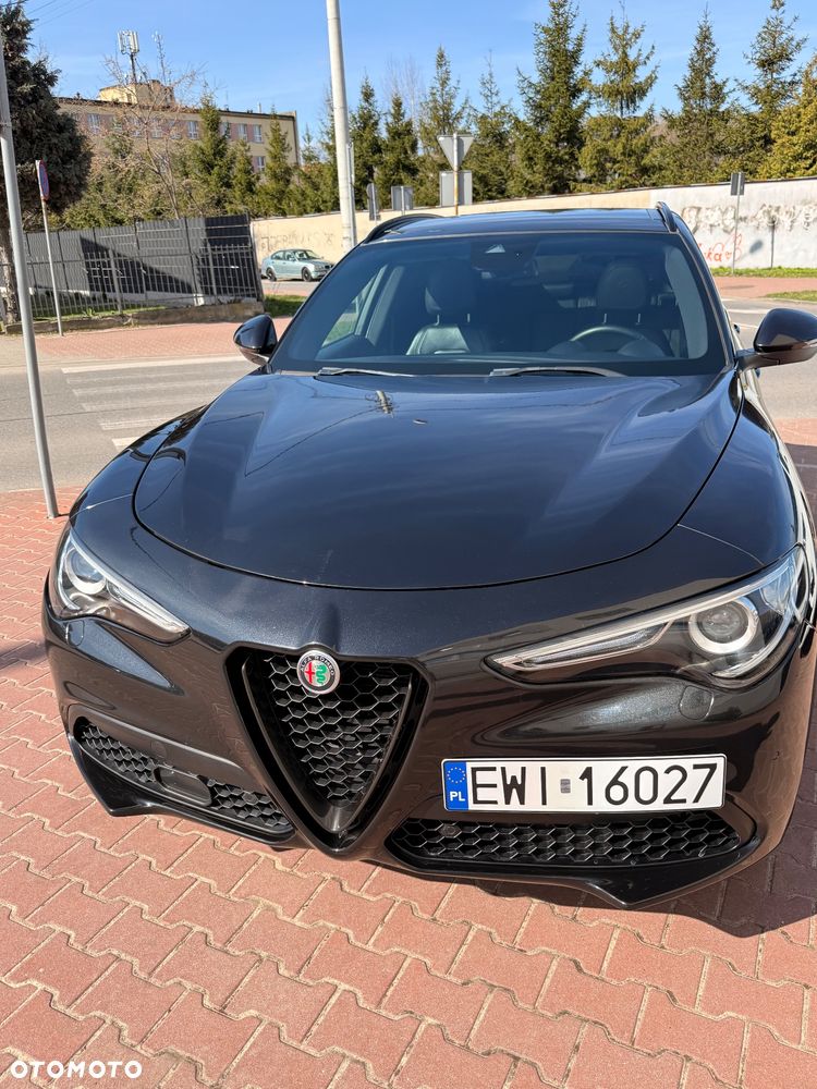 Alfa Romeo Stelvio 2.0 Turbo 16V AT8-Q4 Ti - 3