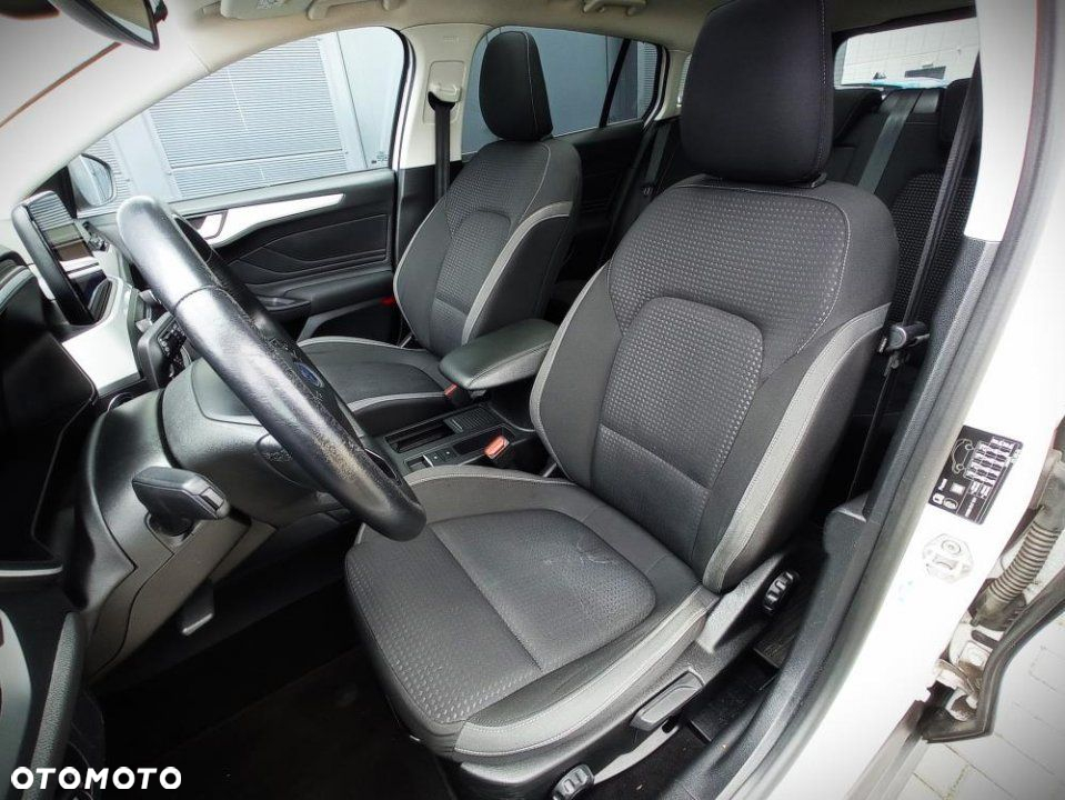 Ford Focus - 13