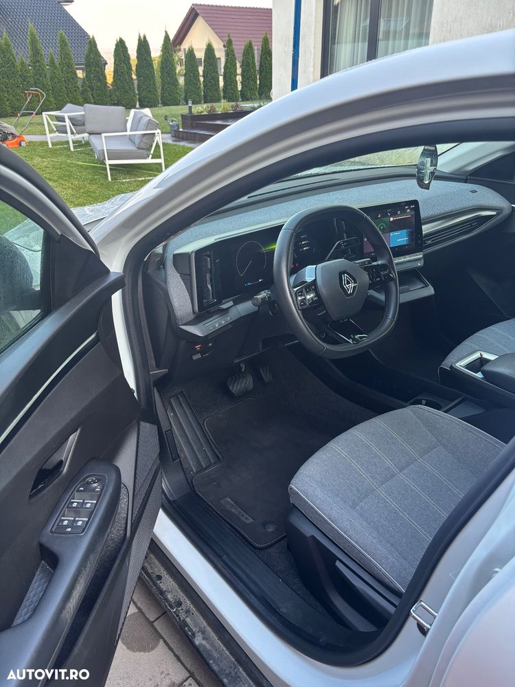 Renault Megane E-TECH 60 kWh 220 CP Iconic - 8