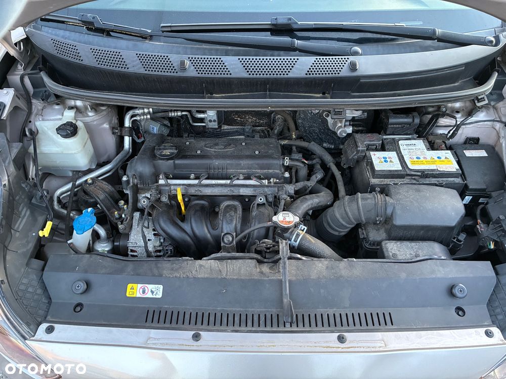 Hyundai ix20 1.4 blue - 15