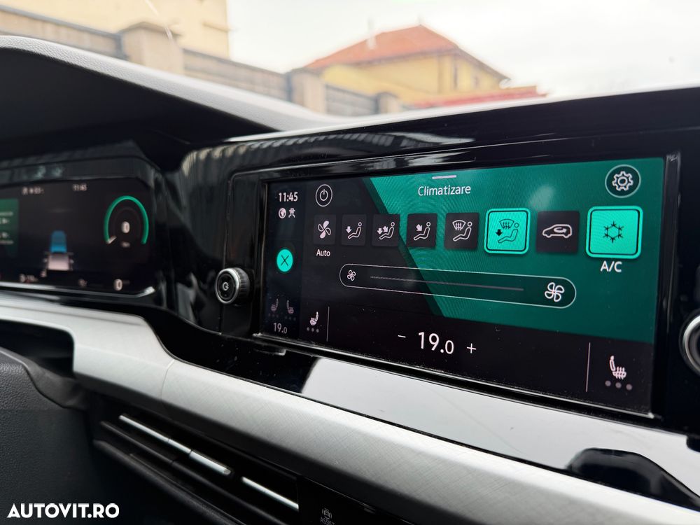 Volkswagen Golf - 8