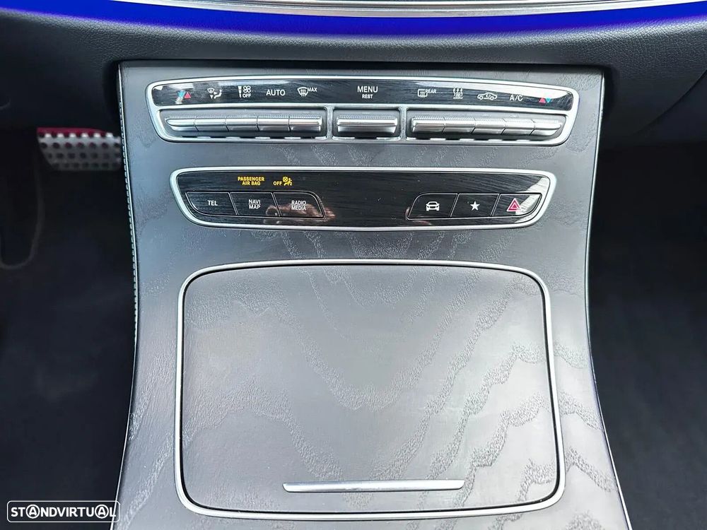 Mercedes-Benz E 300 de AMG Line - 13