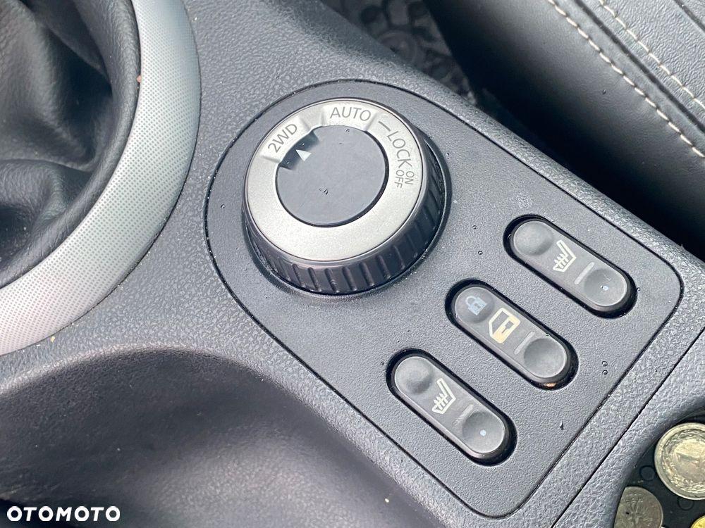 Nissan Qashqai 2.0 dCi 4x4 Lounge - 9