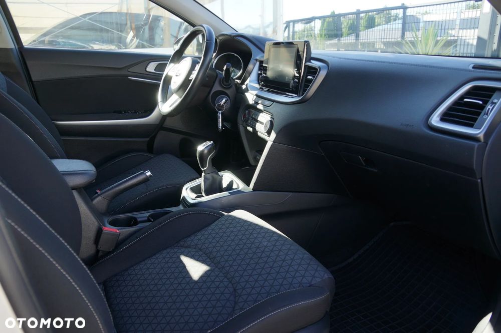 Kia Ceed 1.6 CRDi SCR L - 24