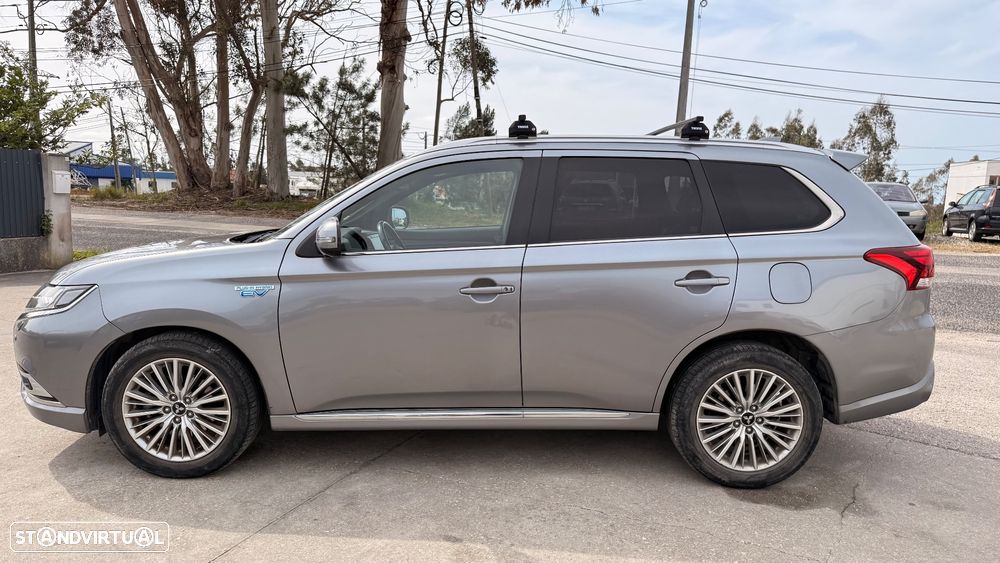 Mitsubishi Outlander - 8