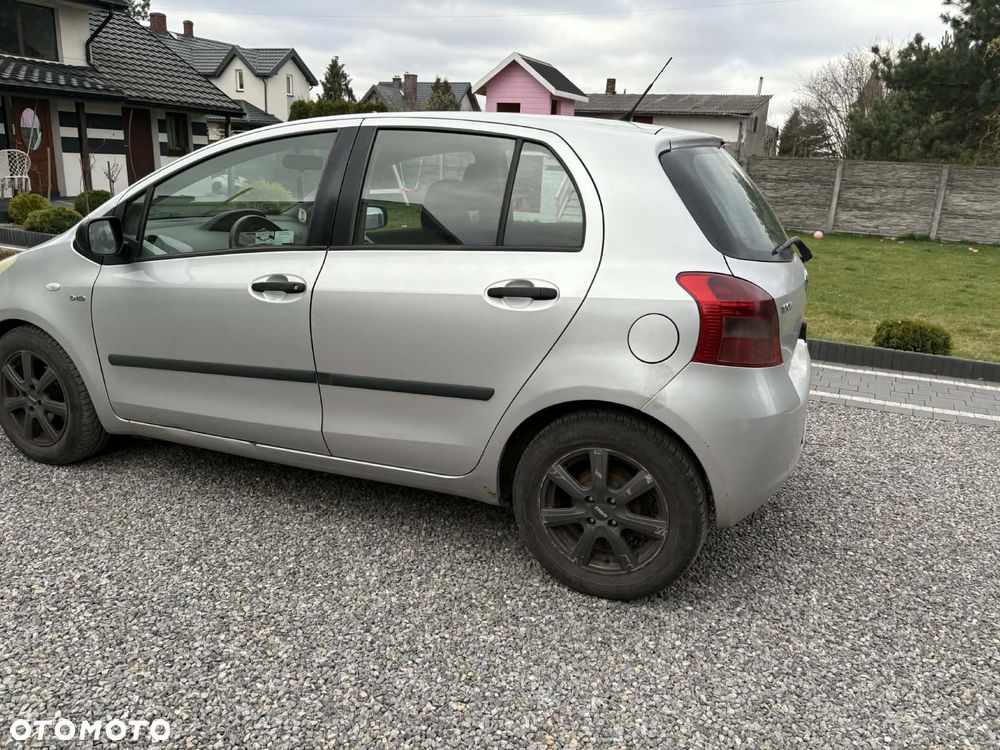 Toyota Yaris - 3