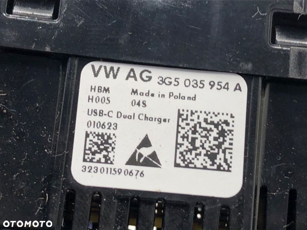 GNIAZDO USB  CUPRA FORMENTOR (KM7) 2020 - 2022 2.0 TSI 4Drive 228 kW [310 KM] benzyna 2020 - 2022 - 3