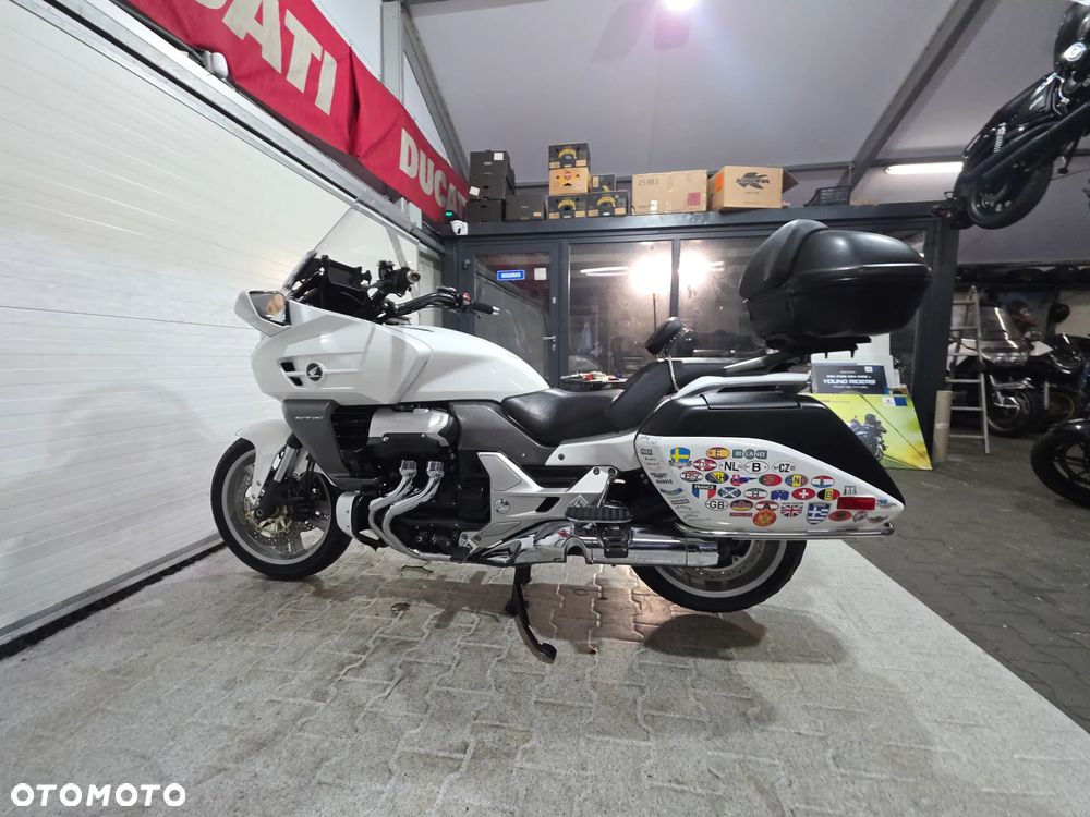 Honda CTX - 16