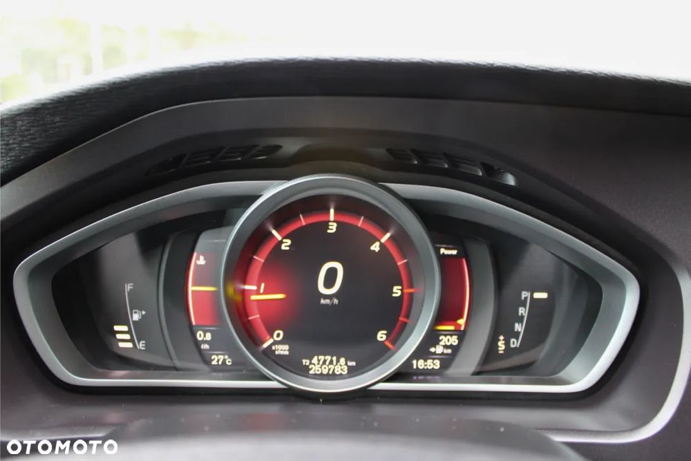 Volvo V40 D3 Drive-E R-Design Momentum - 24