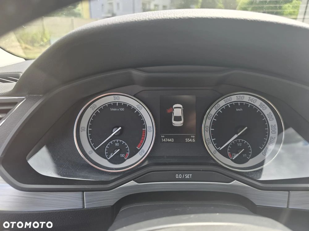 Skoda Superb 2.0 TDI Ambition - 8